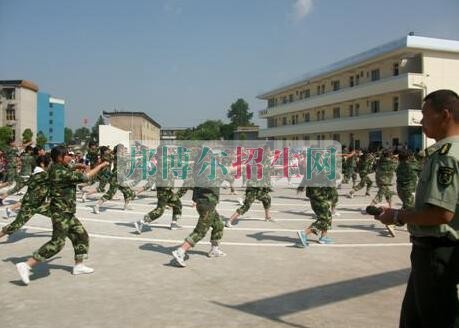 貴航高級技工學(xué)校2016年報名條件、招生對象