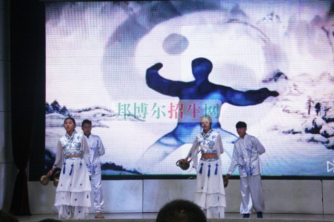 天府新區(qū)成人中等專業(yè)學(xué)校“美好新區(qū)，千年廣都”