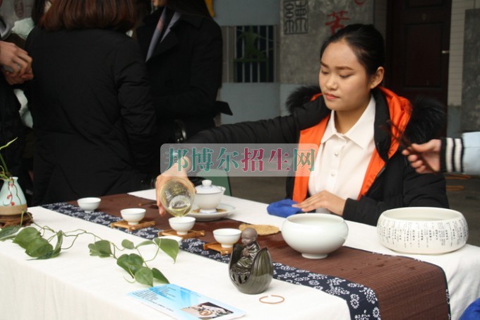 天府新區(qū)成人中等專業(yè)學(xué)校“美好新區(qū)，千年廣都”