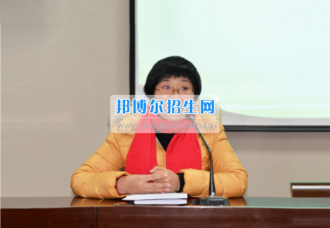 川南幼兒師范高等?？茖W(xué)校召開輔導(dǎo)員班主任工作例會(huì)加強(qiáng)和改進(jìn)學(xué)生思想政治工作