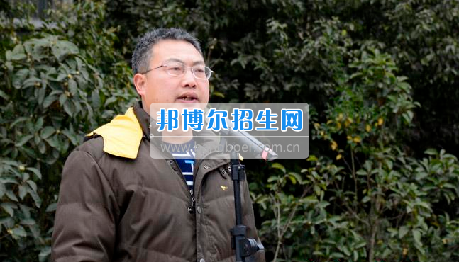 南充市建華職業(yè)中學簡短、高效的開學典禮
