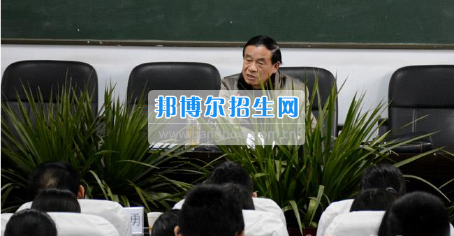 南充市建華職業(yè)中學(xué)開展“黨史國史進(jìn)校園”主題宣講活動