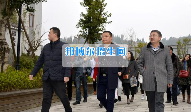 南充市建華職業(yè)中學(xué)開展“請(qǐng)進(jìn)來，走出去”校際交流活動(dòng)