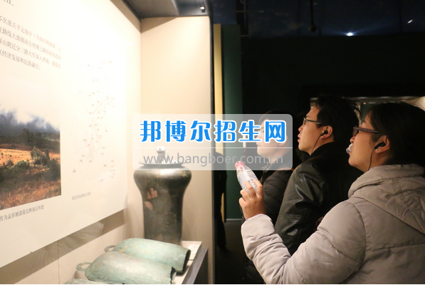 成都市洞子口職業(yè)高級中學(xué)組織師生開展百里中軸看成都主題研學(xué)活動(dòng)