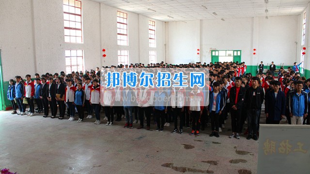 馨知心集團(tuán)、云南動(dòng)高鐵普鐵公司、上海大眾等多家單位在我校舉辦招聘會(huì)