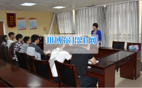新疆自治區(qū)溫宿縣教育工委到銅仁幼兒師范高等?？茖W校招聘2017屆畢業(yè)生
