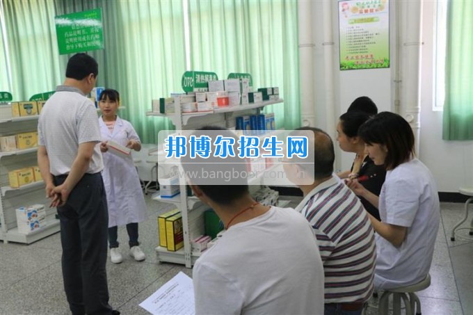 四川衛(wèi)生康復(fù)職業(yè)學(xué)院校企合辦營銷技能大賽，共促學(xué)生營銷技能提升