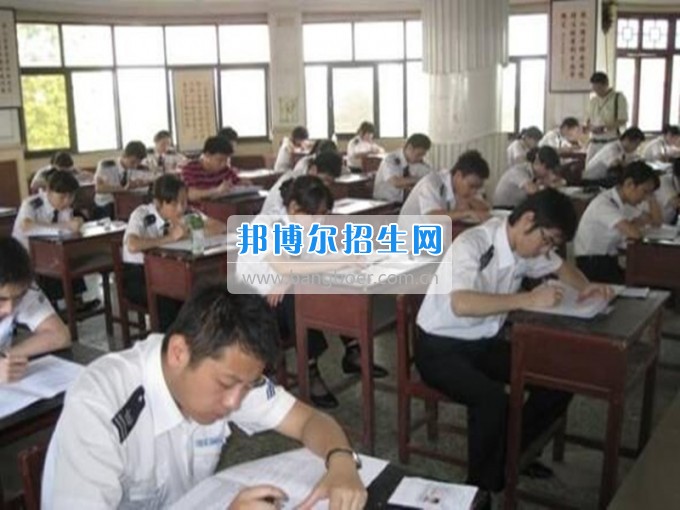 2017年春民航業(yè)特有工種職業(yè)技能鑒定在綿陽航空職業(yè)學(xué)校舉行。