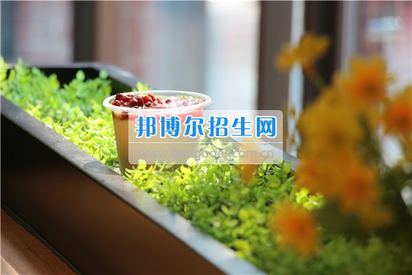 成都希望航空職業(yè)學(xué)校美味冷飲大曝光！據(jù)說，正數(shù)第三的是同學(xué)們最喜愛的冷飲！