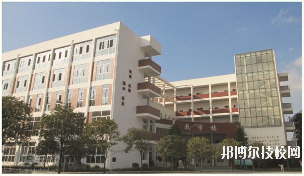 四川經(jīng)濟貿(mào)易學(xué)校2018年報名條件、招生對象