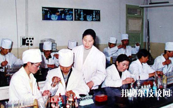 甘南州衛(wèi)生學校2020年學費、收費多少