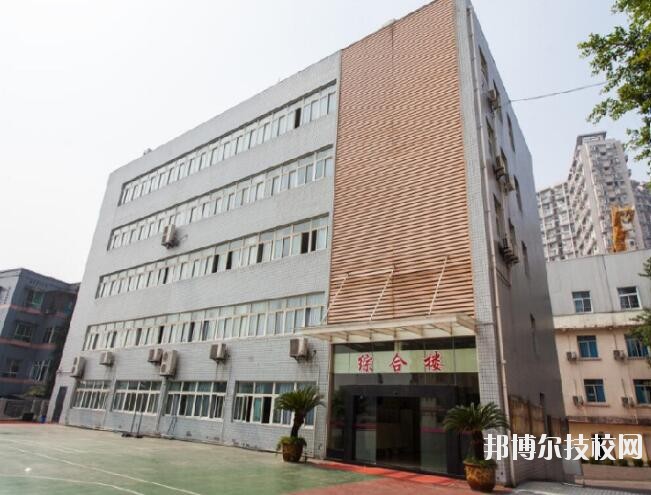 重慶建筑高級(jí)技工學(xué)校2020年報(bào)名條件、招生要求、招生對(duì)象