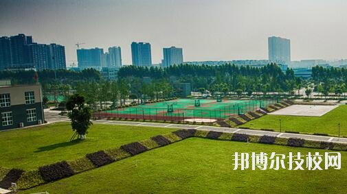重慶城市建設(shè)技工學(xué)校2020年報名條件、招生要求、招生對象
