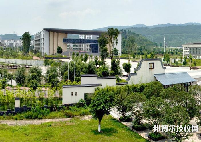 重慶兩江職業(yè)教育中心2020年報(bào)名條件、招生要求、招生對(duì)象