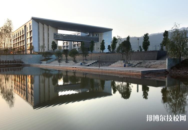 重慶農(nóng)業(yè)機(jī)械化學(xué)校怎么樣、好不好