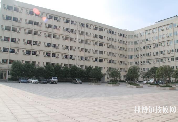 重慶礦業(yè)工程學(xué)校怎么樣、好不好