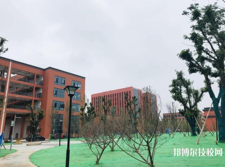 重慶五一高級(jí)技工學(xué)校2020年報(bào)名條件、招生要求、招生對(duì)象