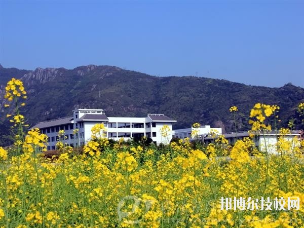 樂(lè)清市雁蕩山旅游學(xué)校2020年報(bào)名條件、招生要求、招生對(duì)象