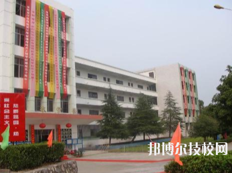 江西通用技術(shù)工程學(xué)校2020年報(bào)名條件、招生要求、招生對(duì)象
