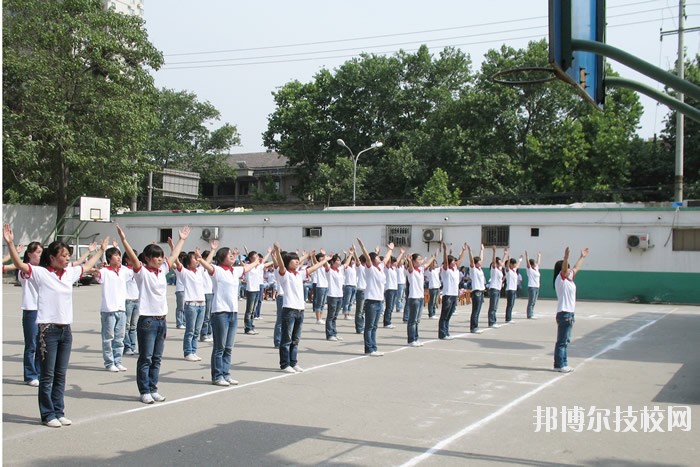 西安利君醫(yī)藥技工學(xué)校2020年報(bào)名條件、招生要求、招生對象 