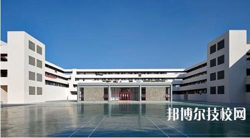 畢節(jié)衛(wèi)生學(xué)校2020年報(bào)名條件、招生要求、招生對(duì)象