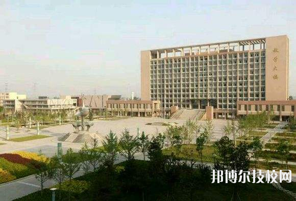 咸陽理工職業(yè)專修學院2020年報名條件、招生要求、招生對象