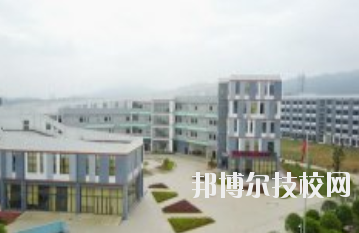江西輕工業(yè)高級技工學(xué)校2020年學(xué)費(fèi)、收費(fèi)多少