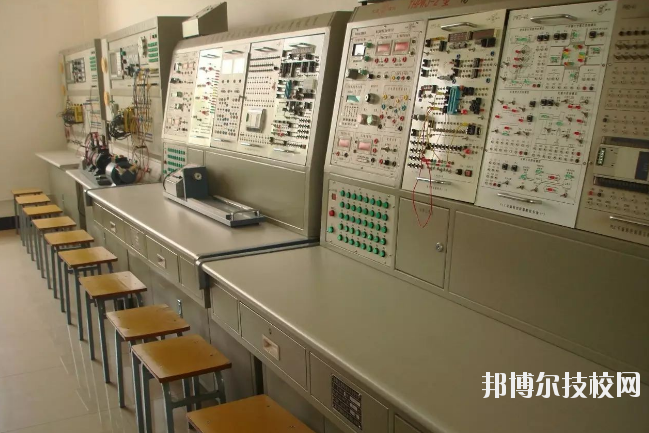 宜春工業(yè)學(xué)校2020年報(bào)名條件、招生要求、招生對(duì)象 