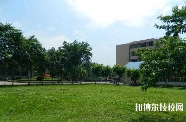 成都廣播電視中等專業(yè)學(xué)校2020年報(bào)名條件、招生要求、招生對象