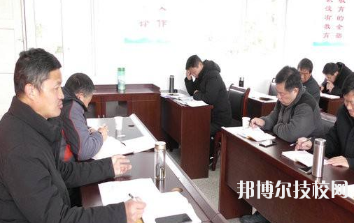臨安市中等職業(yè)技術學校2020年報名條件、招生要求、招生對象