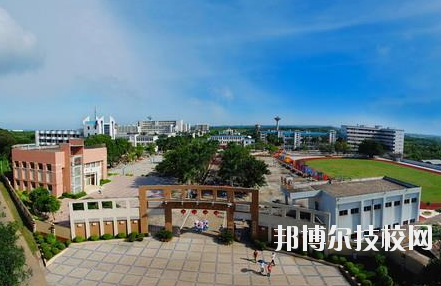 重慶青山工業(yè)技工學(xué)校2020年報名條件、招生要求、招生對象