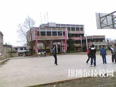 貴州龍里中等職業(yè)學(xué)校2020年報(bào)名條件、招生要求、招生對象