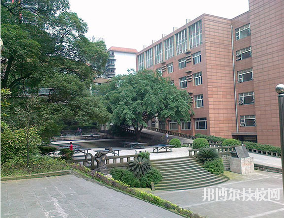 重慶醫(yī)科學(xué)校怎么樣、好不好