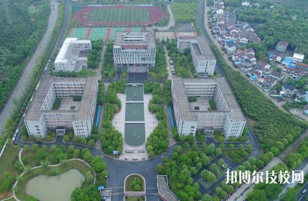 長興技師學(xué)院2020年報名條件、招生要求、招生對象