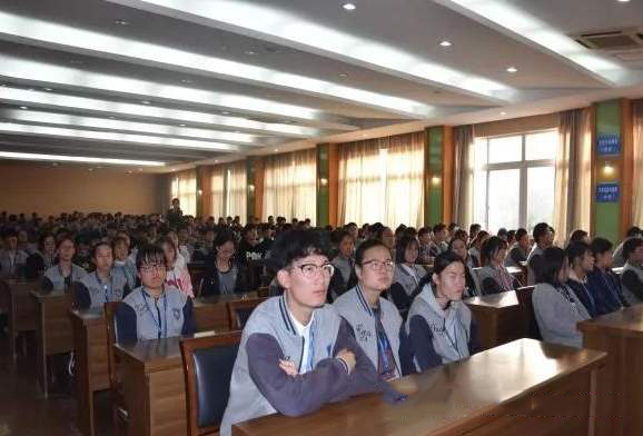 江陰華姿中等專業(yè)學(xué)校2020年報(bào)名條件、招生要求、招生對(duì)象
