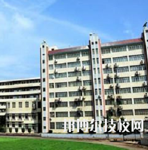 重慶航運旅游學(xué)校2020年報名條件、招生要求、招生對象