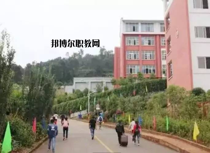祿勸職業(yè)高級中學(xué)2020年學(xué)費、收費多少