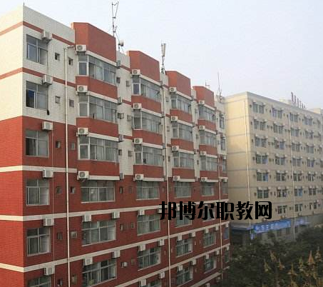 重慶機(jī)電工業(yè)學(xué)校2020年報(bào)名條件、招生要求、招生對(duì)象