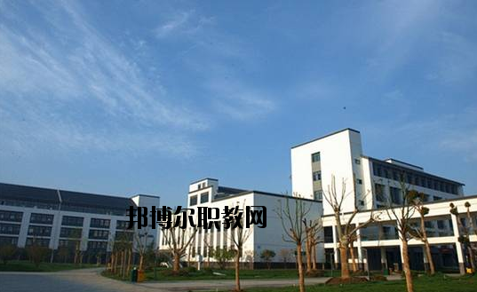 蘇州吳中技工學(xué)校2020年報(bào)名條件、招生要求、招生對(duì)象