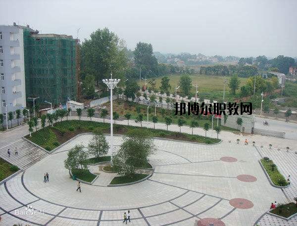 來鳳中等職業(yè)技術(shù)學(xué)校怎么樣、好不好