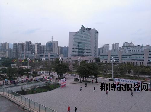 達(dá)州中醫(yī)學(xué)校2020年報名條件、招生要求、招生對象