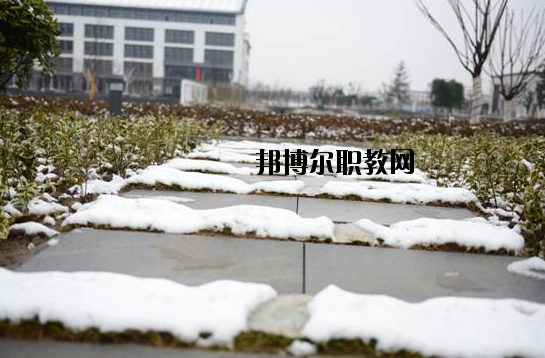 江蘇高港中等專業(yè)學(xué)校2020年報(bào)名條件、招生要求、招生對(duì)象