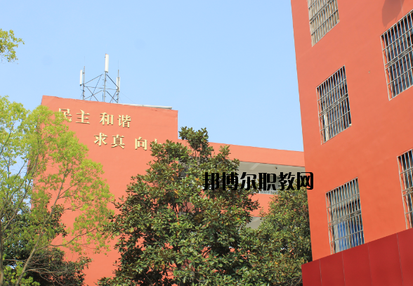 南昌保險學(xué)校2020年報名條件、招生要求、招生對象
