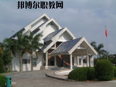 曲靖羅平職業(yè)技術(shù)學校2020年報名條件、招生要求、招生對象
