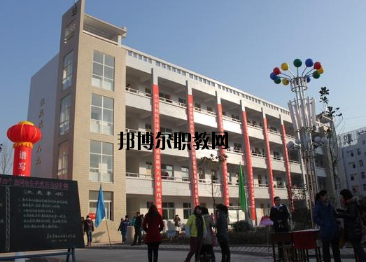 靈寶職業(yè)中等專業(yè)學校2021年報名條件、招生要求、招生對象