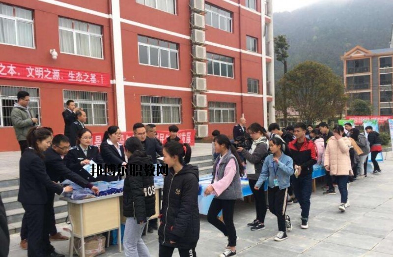 錦屏中等職業(yè)技術(shù)學(xué)校2020年報名條件、招生要求、招生對象