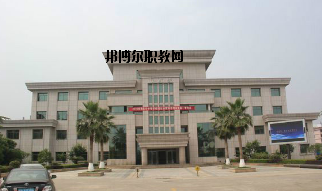 南昌第一中等專業(yè)學(xué)校2020年報(bào)名條件、招生要求、招生對(duì)象