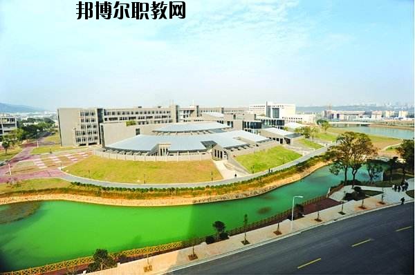 武穴財(cái)貿(mào)中等專業(yè)學(xué)校2020年報(bào)名條件、招生要求、招生對(duì)象
