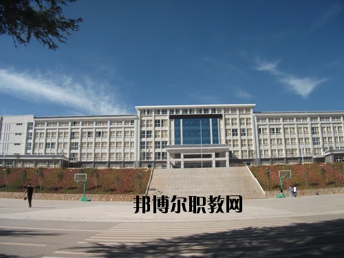 文山職業(yè)高級中學(xué)2020年學(xué)費、收費多少