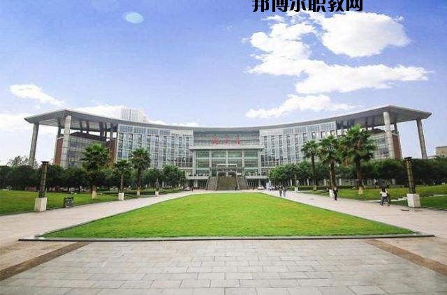 麻城順河高級職業(yè)中學2020年報名條件、招生要求、招生對象